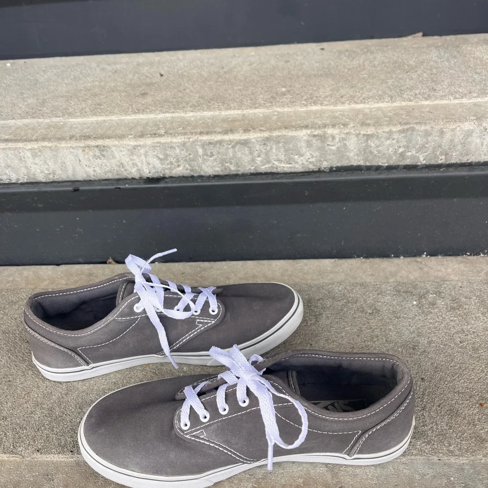 VANS Off the Wall classic gray canvas lace up shoes